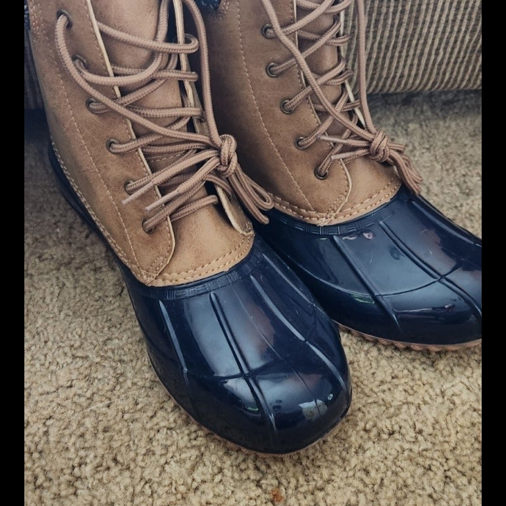 Women's Tan and Navy Lace-Up Boots